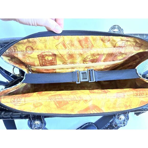 Samantha Brown Croc-Embossed Dowel Travel Bag Black/white - Picture 16 of 16